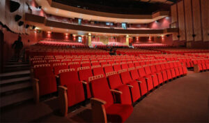 3 Avantages d’Acheter ses Billets de Théâtre en Ligne en 2025