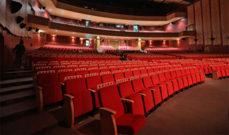 3 Avantages d’Acheter ses Billets de Théâtre en Ligne en 2025